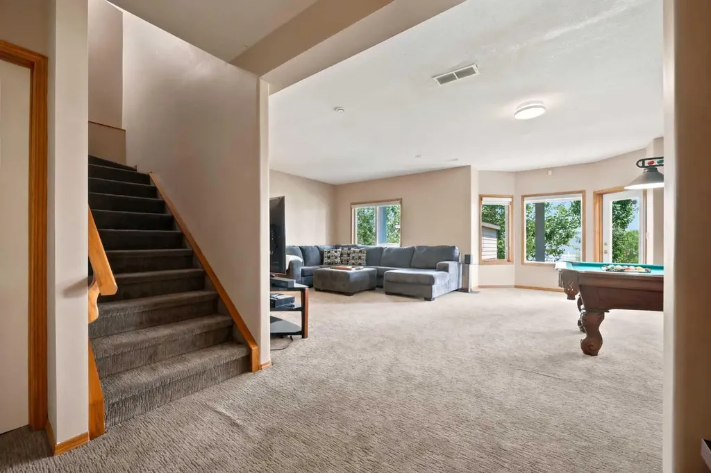 360 Hidden Ranch Circle NW Calgary AB T3A 5R3