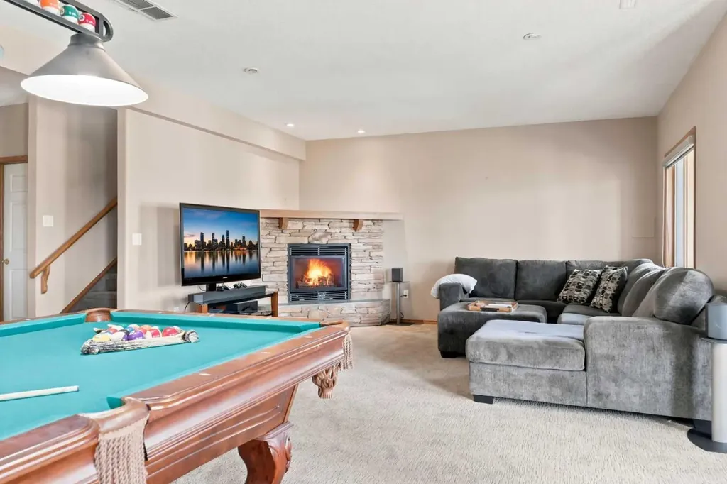 360 Hidden Ranch Circle NW Calgary AB T3A 5R3