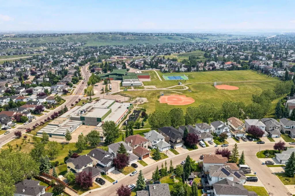360 Hidden Ranch Circle NW Calgary AB T3A 5R3