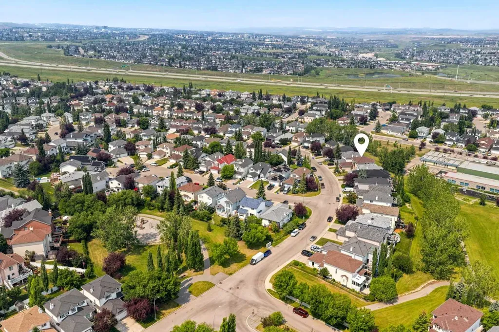 360 Hidden Ranch Circle NW Calgary AB T3A 5R3