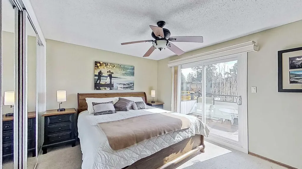 5801/ 5803 Dalgleish Road NW Calgary AB T3A 1K4