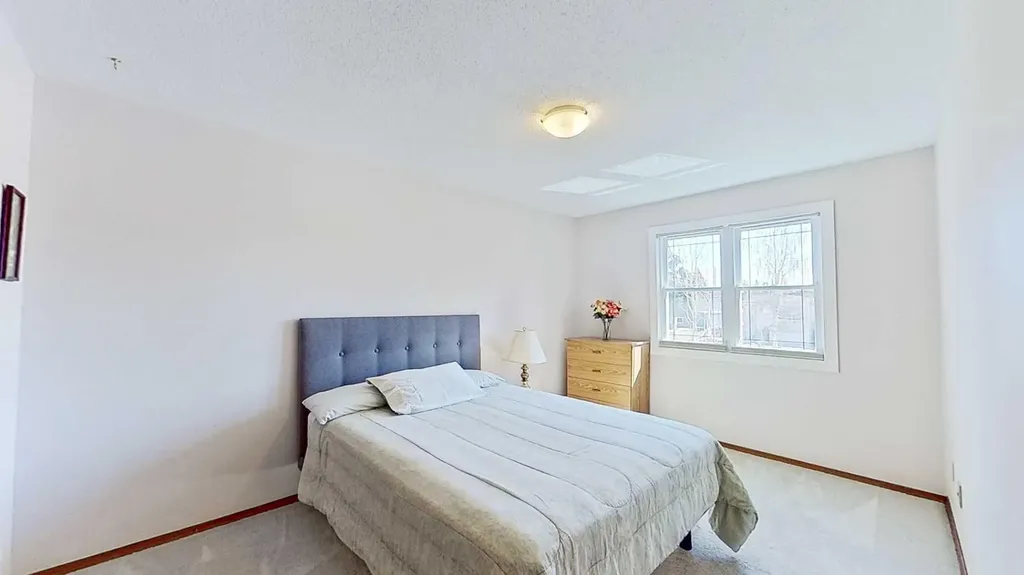 5801/ 5803 Dalgleish Road NW Calgary AB T3A 1K4