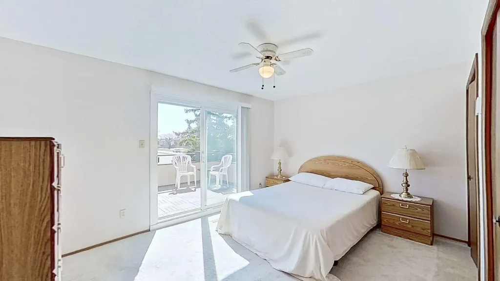 5801/ 5803 Dalgleish Road NW Calgary AB T3A 1K4