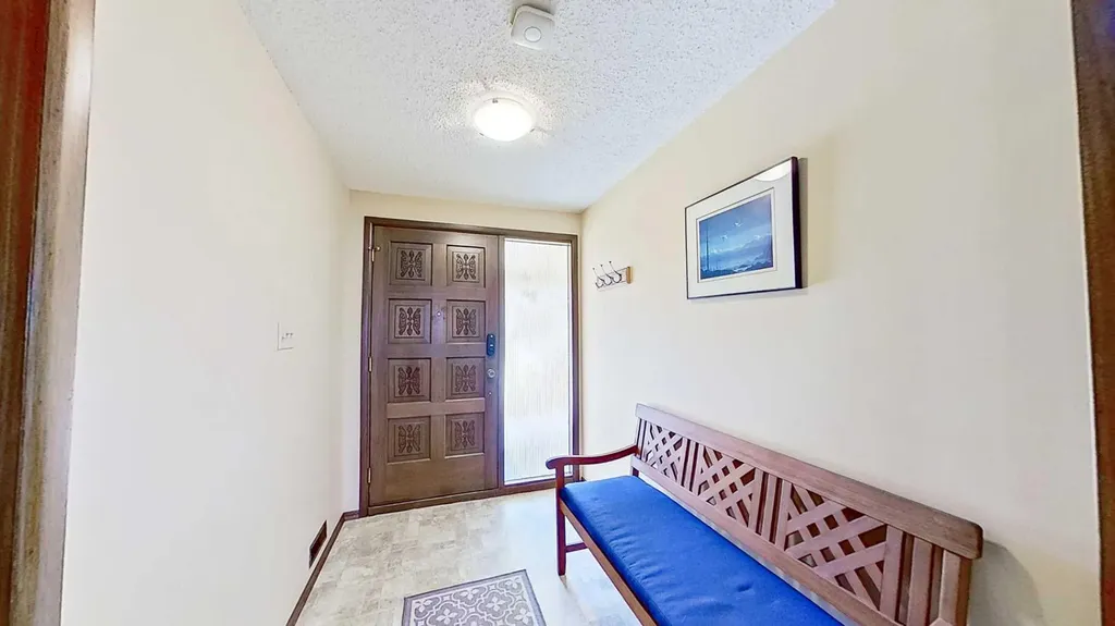5801/ 5803 Dalgleish Road NW Calgary AB T3A 1K4