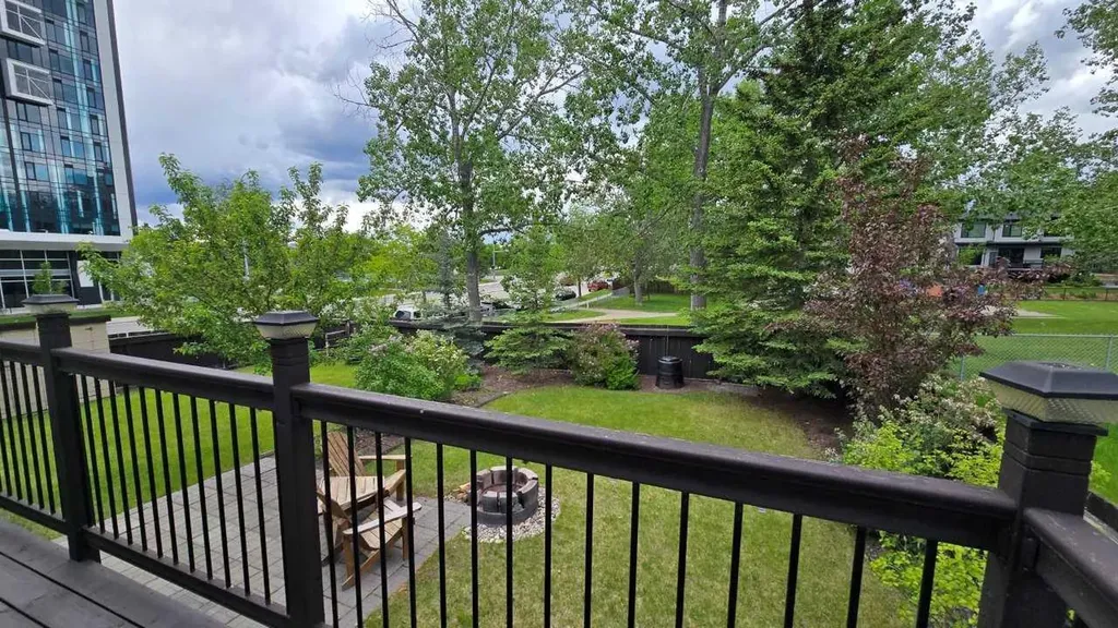 5801/ 5803 Dalgleish Road NW Calgary AB T3A 1K4