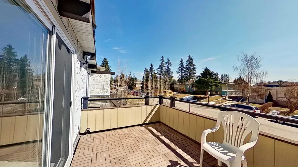 5801/ 5803 Dalgleish Road NW Calgary AB T3A 1K4