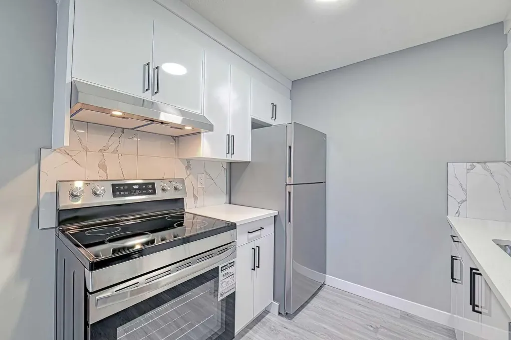 195 Manora Place NE Calgary AB T2A 5J8