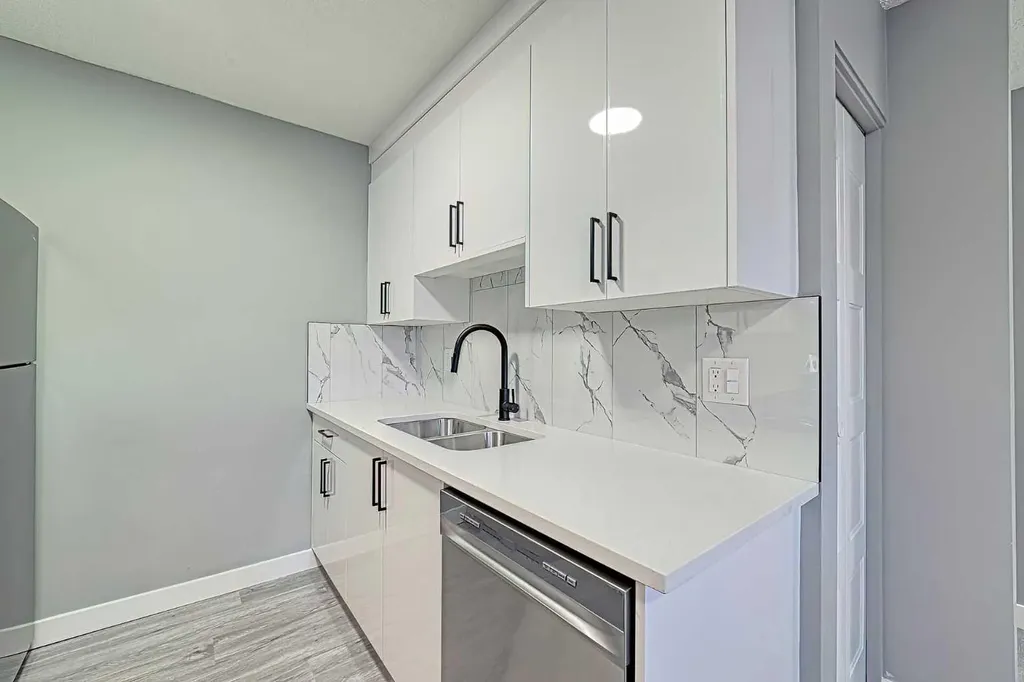 195 Manora Place NE Calgary AB T2A 5J8