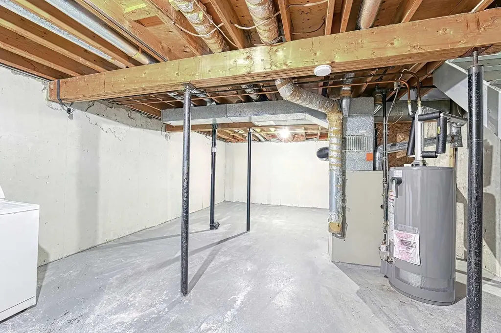 195 Manora Place NE Calgary AB T2A 5J8