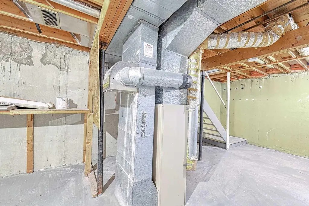 195 Manora Place NE Calgary AB T2A 5J8