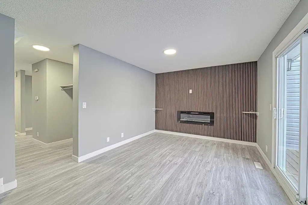 195 Manora Place NE Calgary AB T2A 5J8