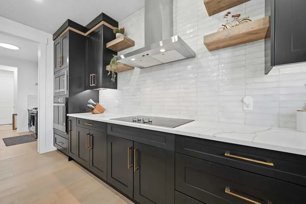 180 South Shore Chestermere AB T1X 2Y3