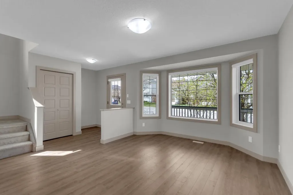 19 Bridleglen Road SW Calgary AB T2Y 4H1