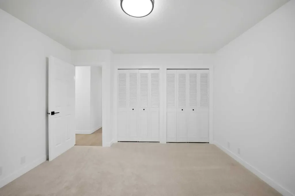 300 Edgehill Drive NW Calgary AB t3a2S3