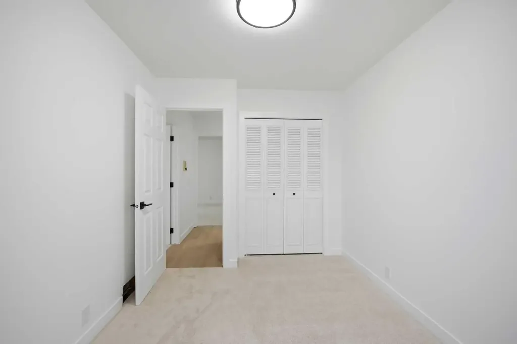 300 Edgehill Drive NW Calgary AB t3a2S3