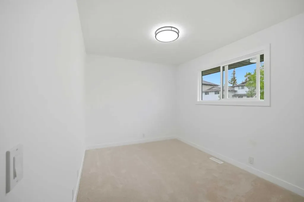 300 Edgehill Drive NW Calgary AB t3a2S3