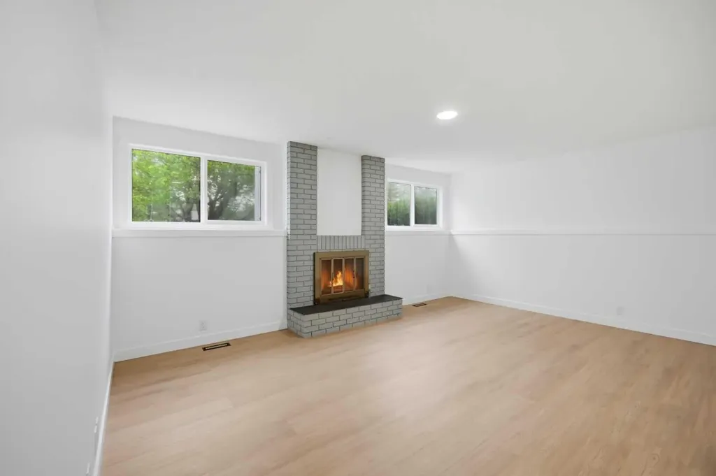 300 Edgehill Drive NW Calgary AB t3a2S3