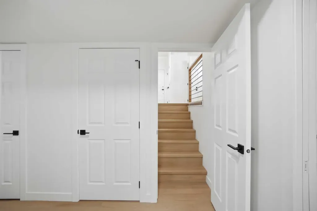 300 Edgehill Drive NW Calgary AB t3a2S3