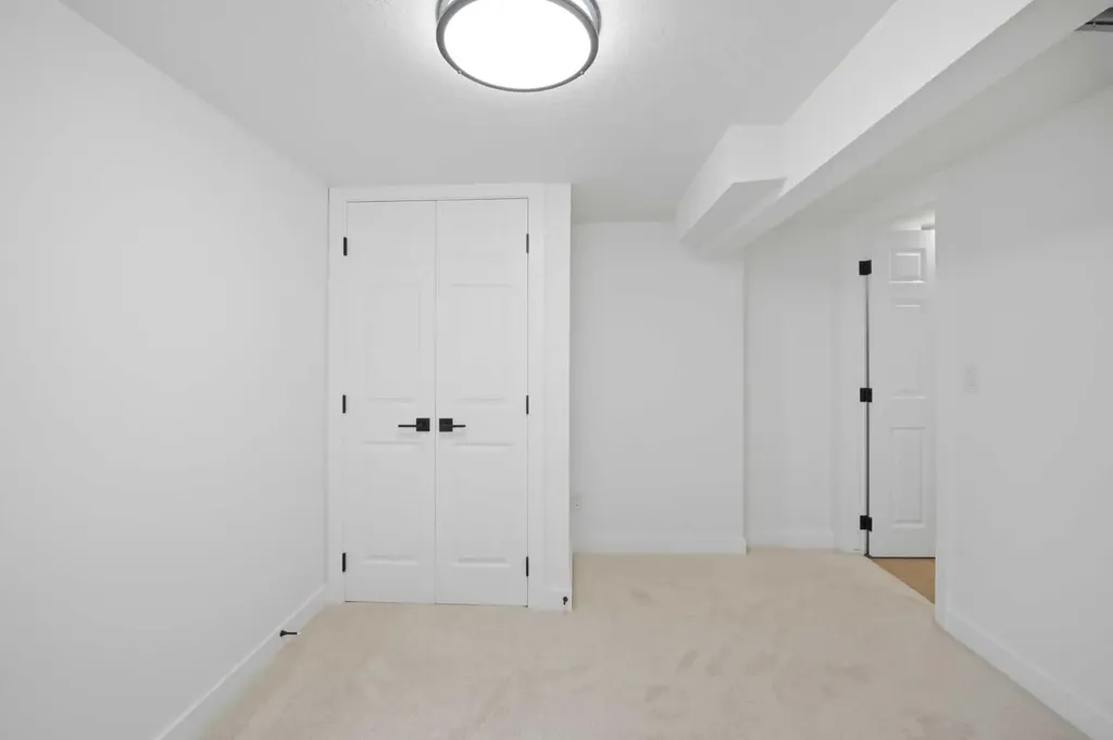 300 Edgehill Drive NW Calgary AB t3a2S3
