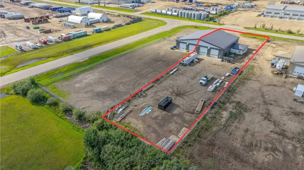 9521 78 Avenue Clairmont AB T0H 0W0