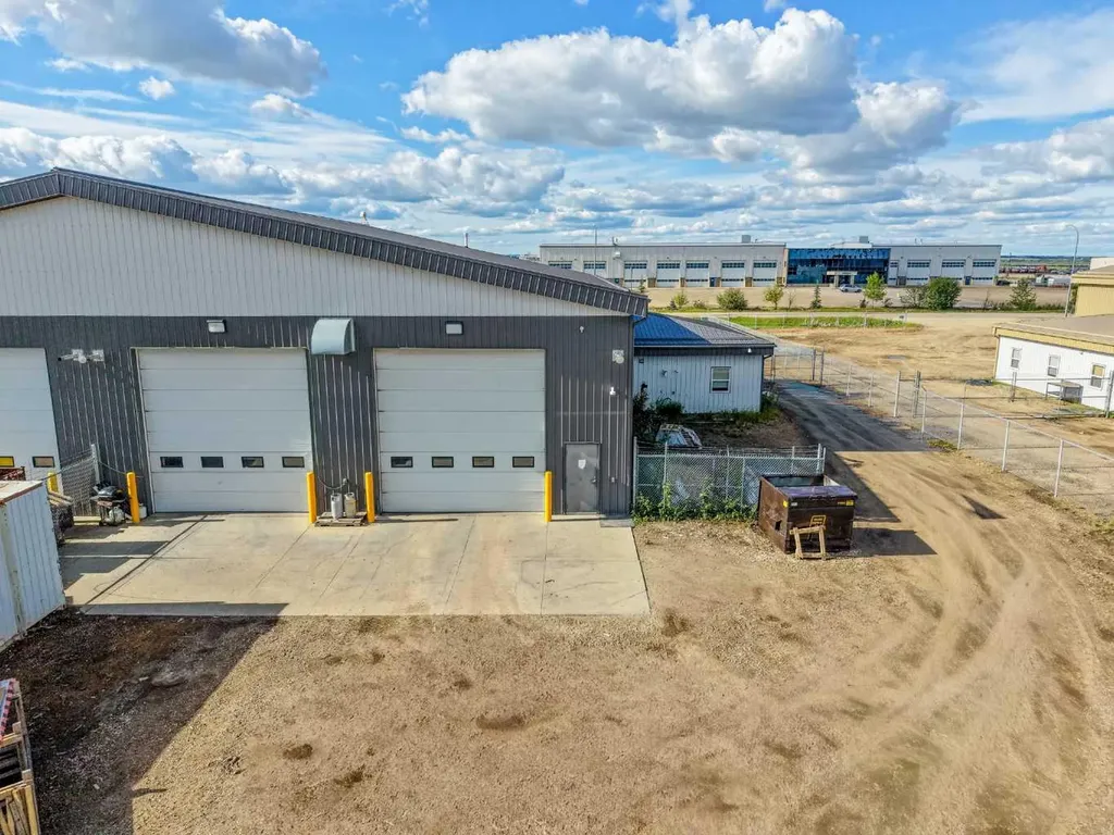 9521 78 Avenue Clairmont AB T0H 0W0