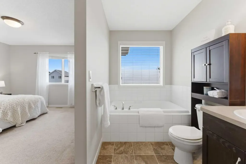 186 Cranberry Place SE Calgary AB T3M 0G8