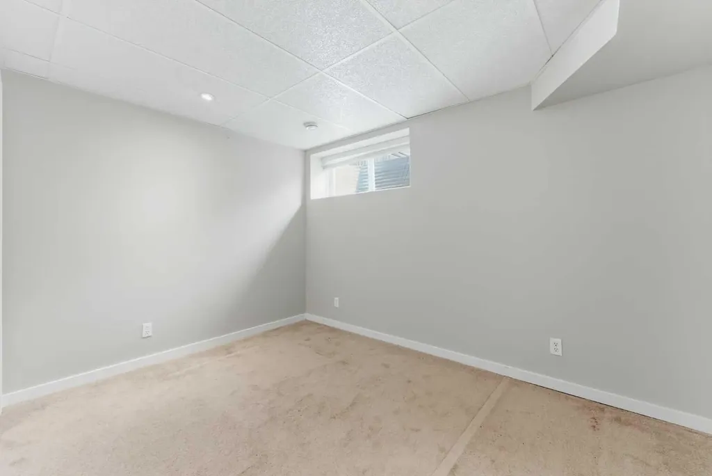 186 Cranberry Place SE Calgary AB T3M 0G8