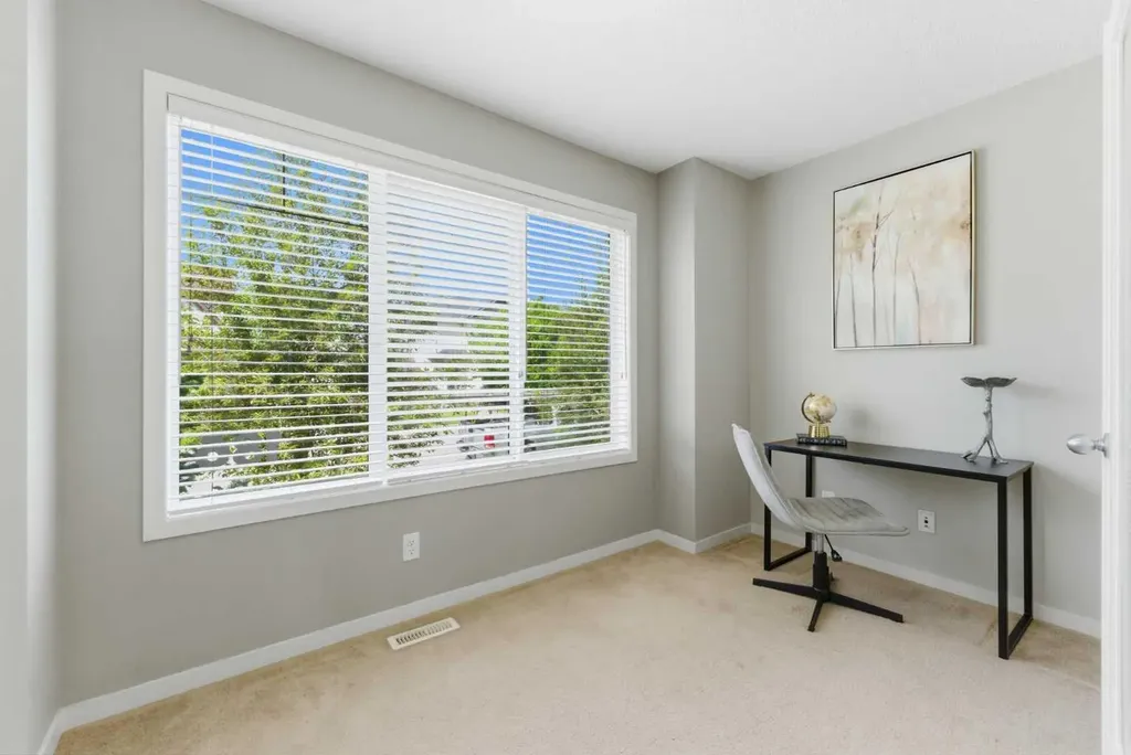 186 Cranberry Place SE Calgary AB T3M 0G8