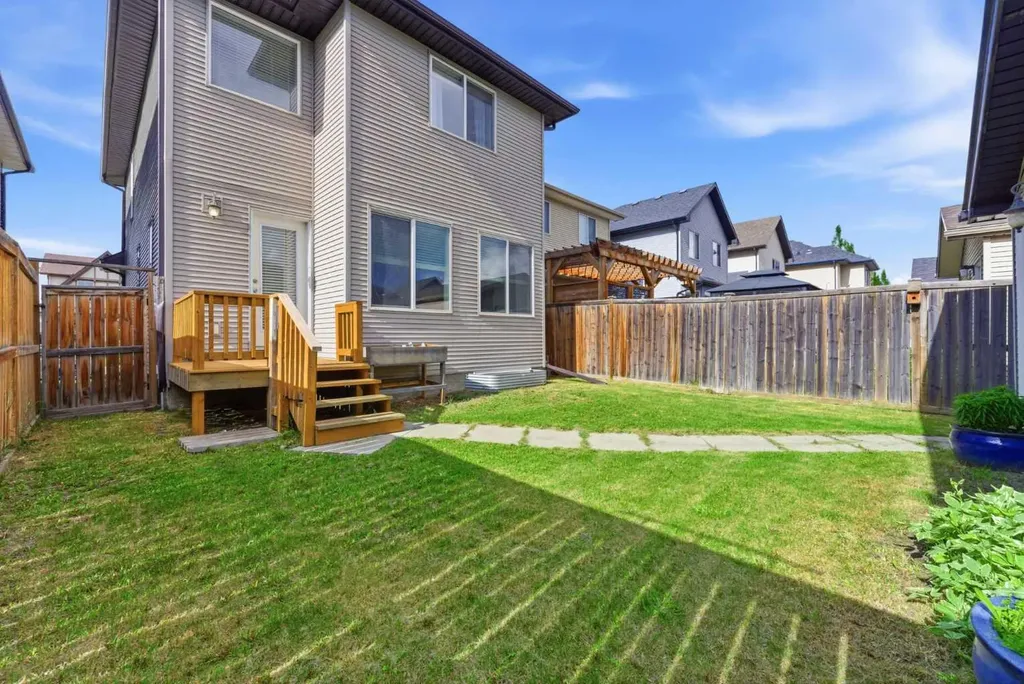 186 Cranberry Place SE Calgary AB T3M 0G8