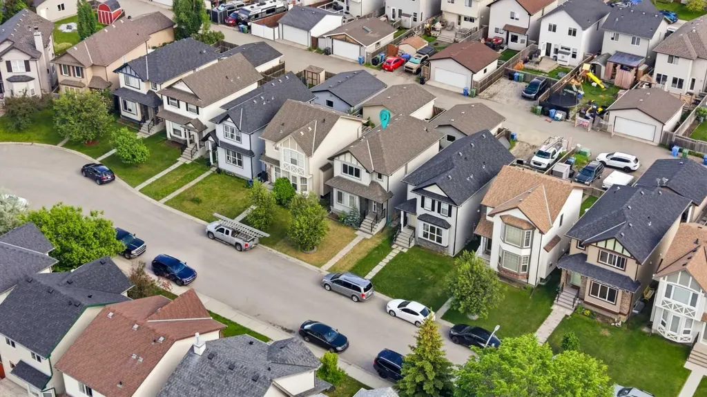 186 Cranberry Place SE Calgary AB T3M 0G8