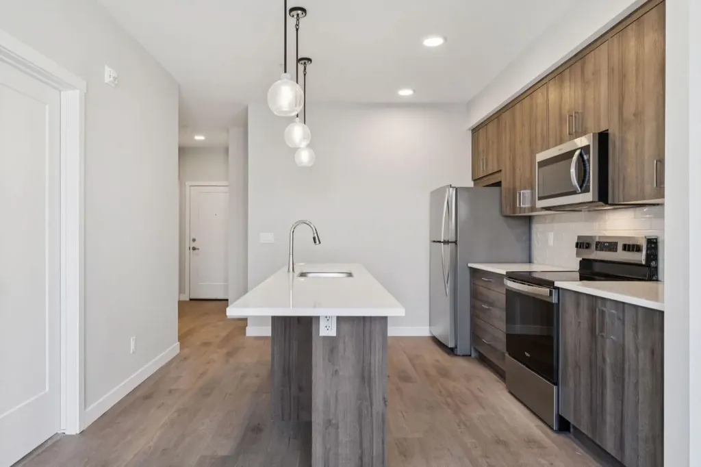 700 Shawnee Square SW Calgary AB T2Y 0Z6