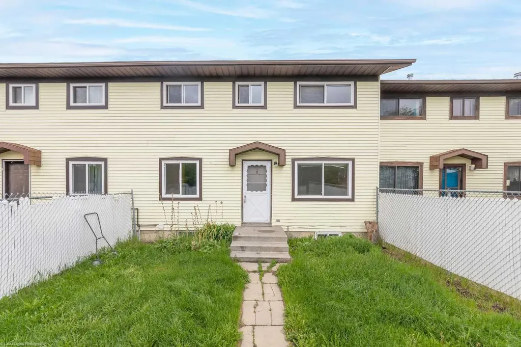 17 3 Avenue SE Marshall SK S0M 1R0