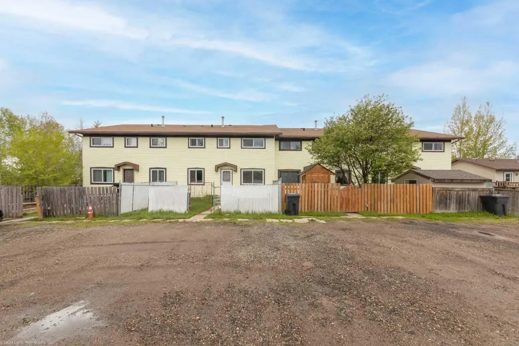 17 3 Avenue SE Marshall SK S0M 1R0