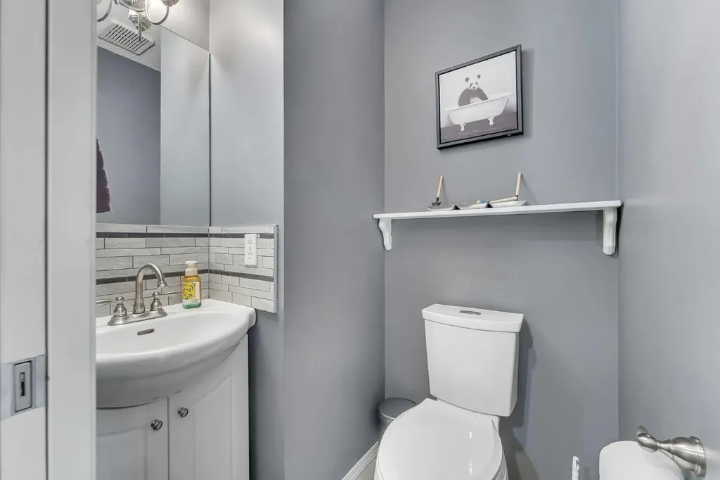4 Stonegate Drive NW Airdrie AB T4B 2T2