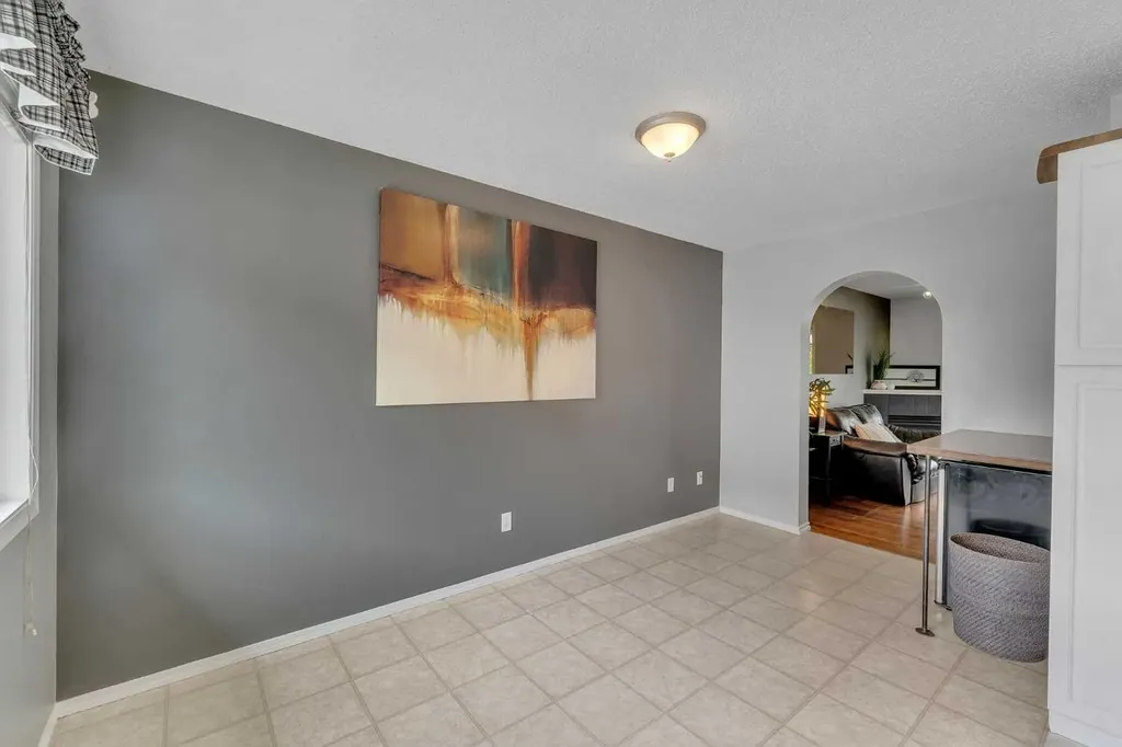 4 Stonegate Drive NW Airdrie AB T4B 2T2
