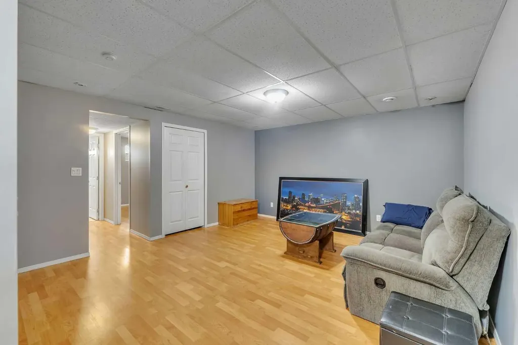 4 Stonegate Drive NW Airdrie AB T4B 2T2