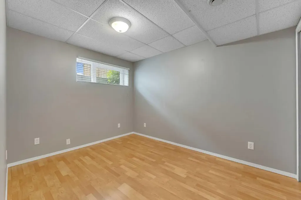 4 Stonegate Drive NW Airdrie AB T4B 2T2