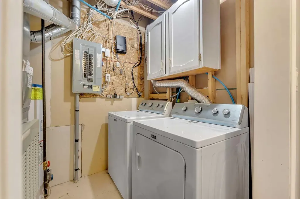 4 Stonegate Drive NW Airdrie AB T4B 2T2