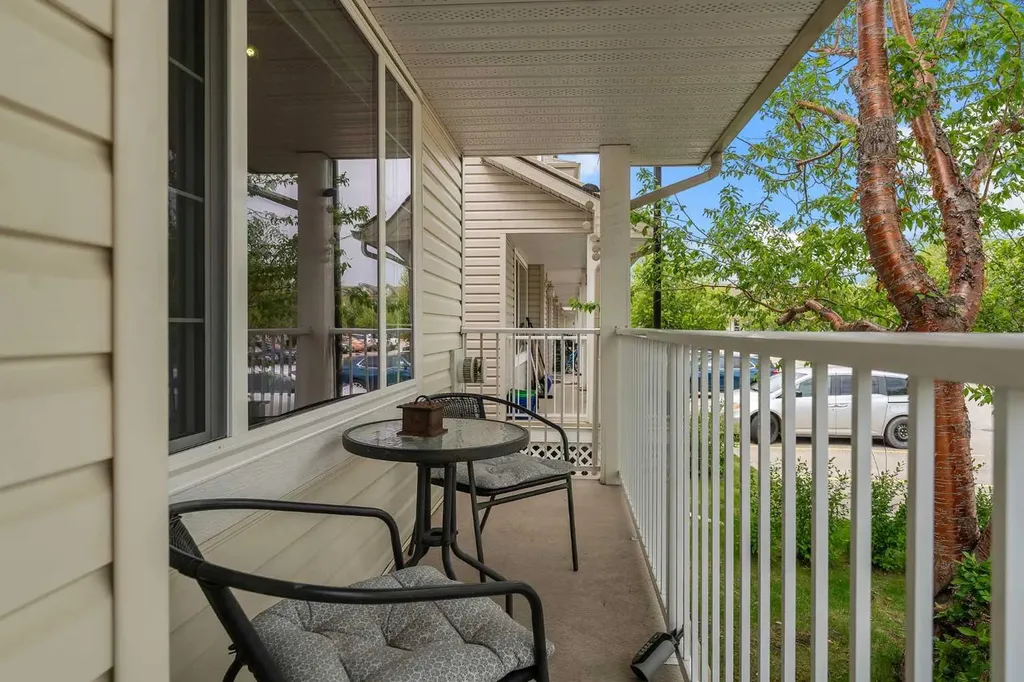 4 Stonegate Drive NW Airdrie AB T4B 2T2