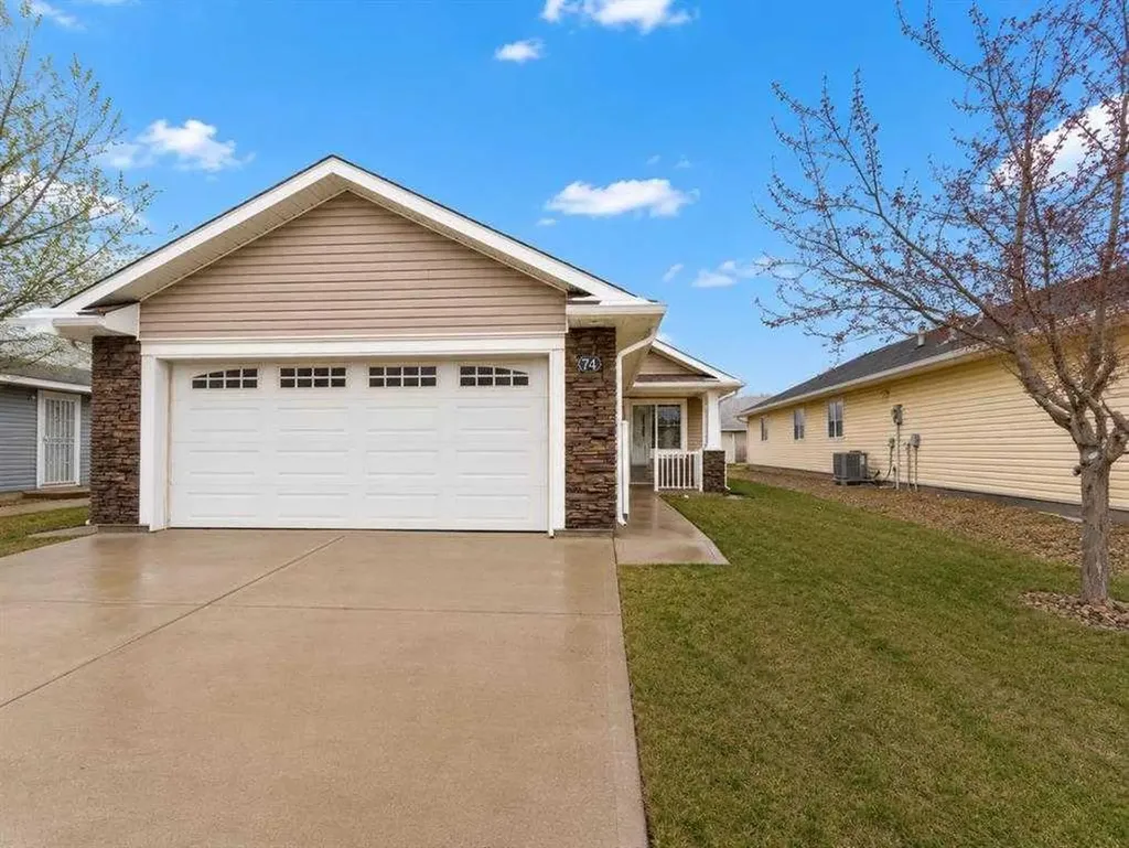 74 Chartwell Place SE Medicine Hat AB T1B 0E4