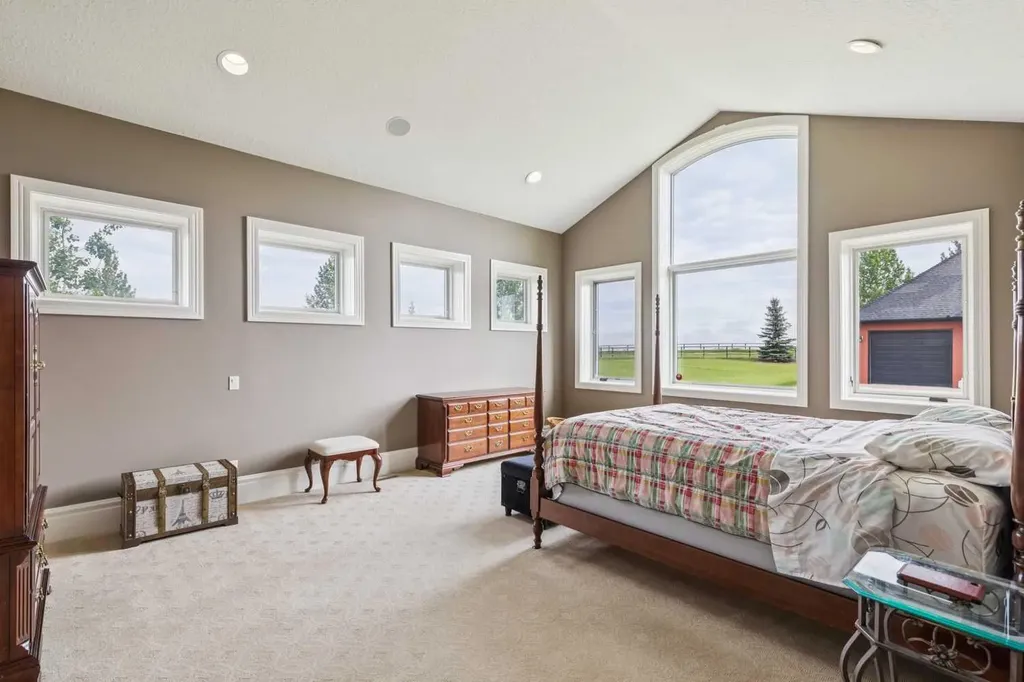 8 Shannon Loop Rural Foothills County AB T1S 5B3