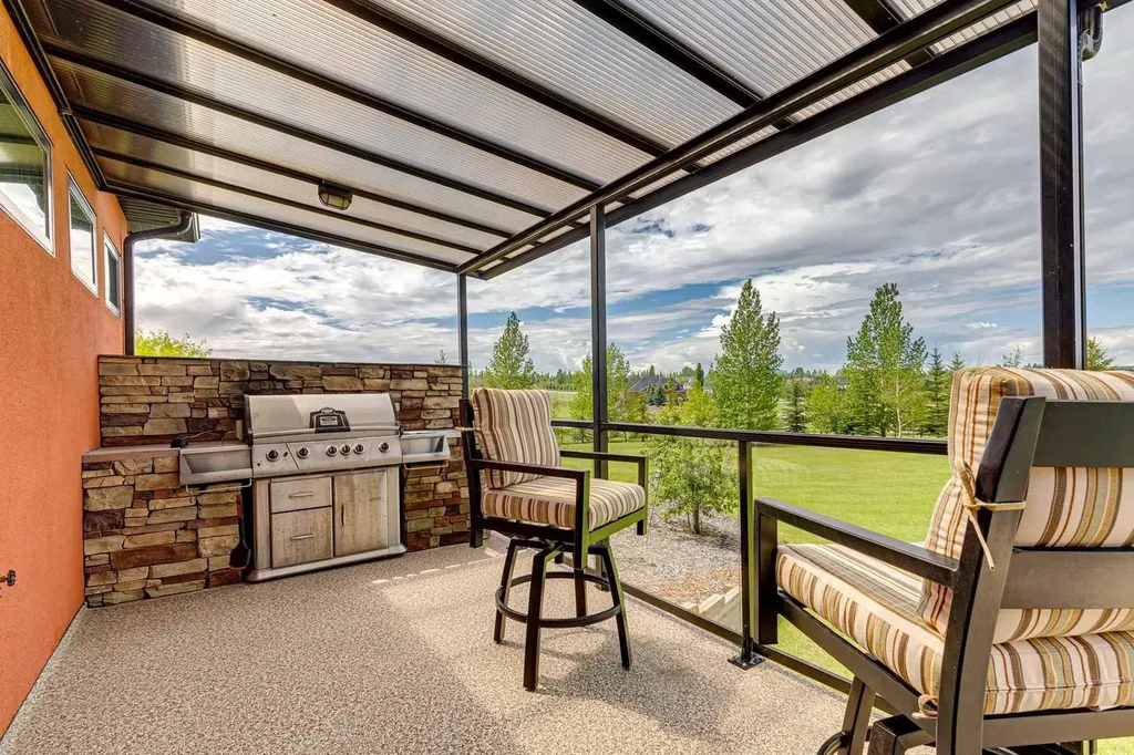 8 Shannon Loop Rural Foothills County AB T1S 5B3