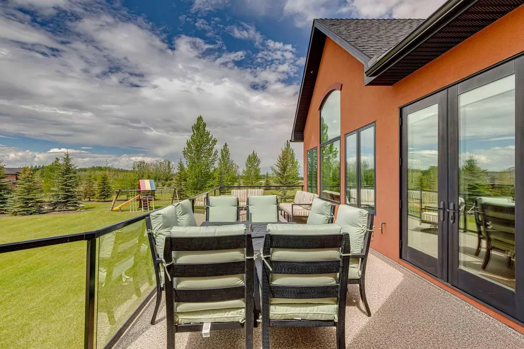 8 Shannon Loop Rural Foothills County AB T1S 5B3