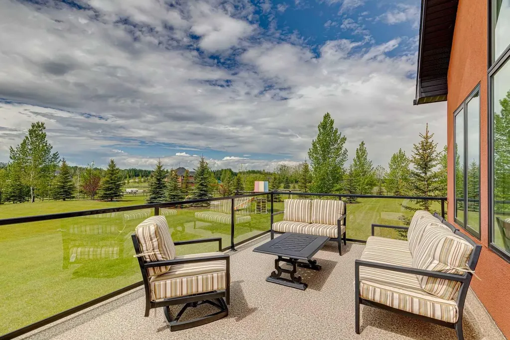 8 Shannon Loop Rural Foothills County AB T1S 5B3