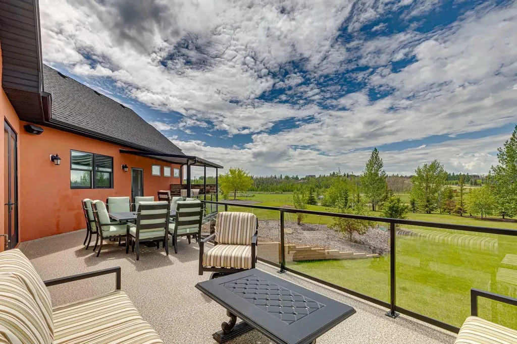 8 Shannon Loop Rural Foothills County AB T1S 5B3