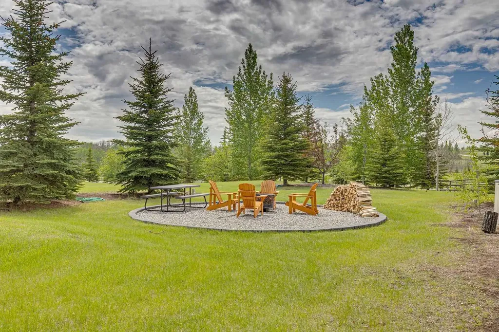 8 Shannon Loop Rural Foothills County AB T1S 5B3