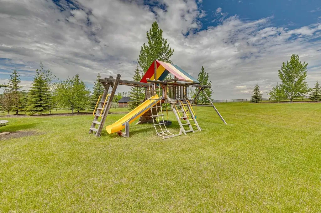8 Shannon Loop Rural Foothills County AB T1S 5B3