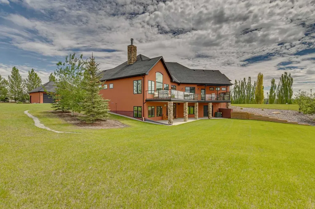 8 Shannon Loop Rural Foothills County AB T1S 5B3