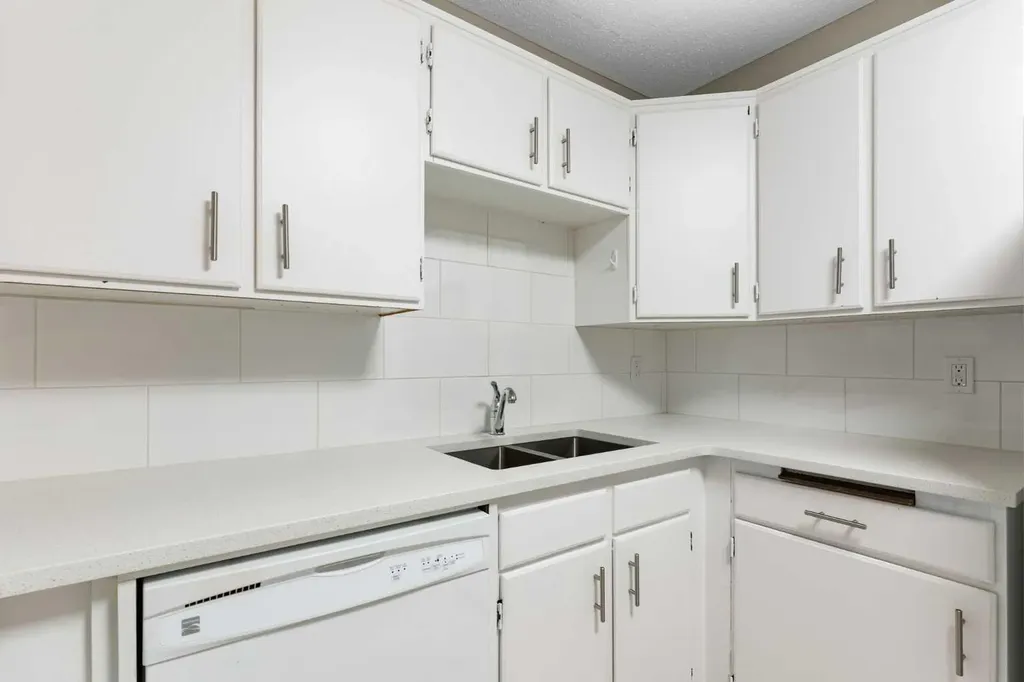 4001C 49 Street NW Calgary AB T3A 2C9