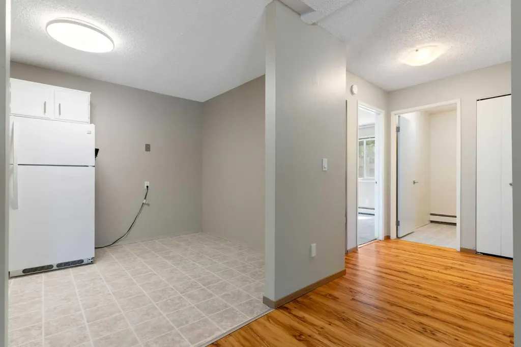 4001C 49 Street NW Calgary AB T3A 2C9